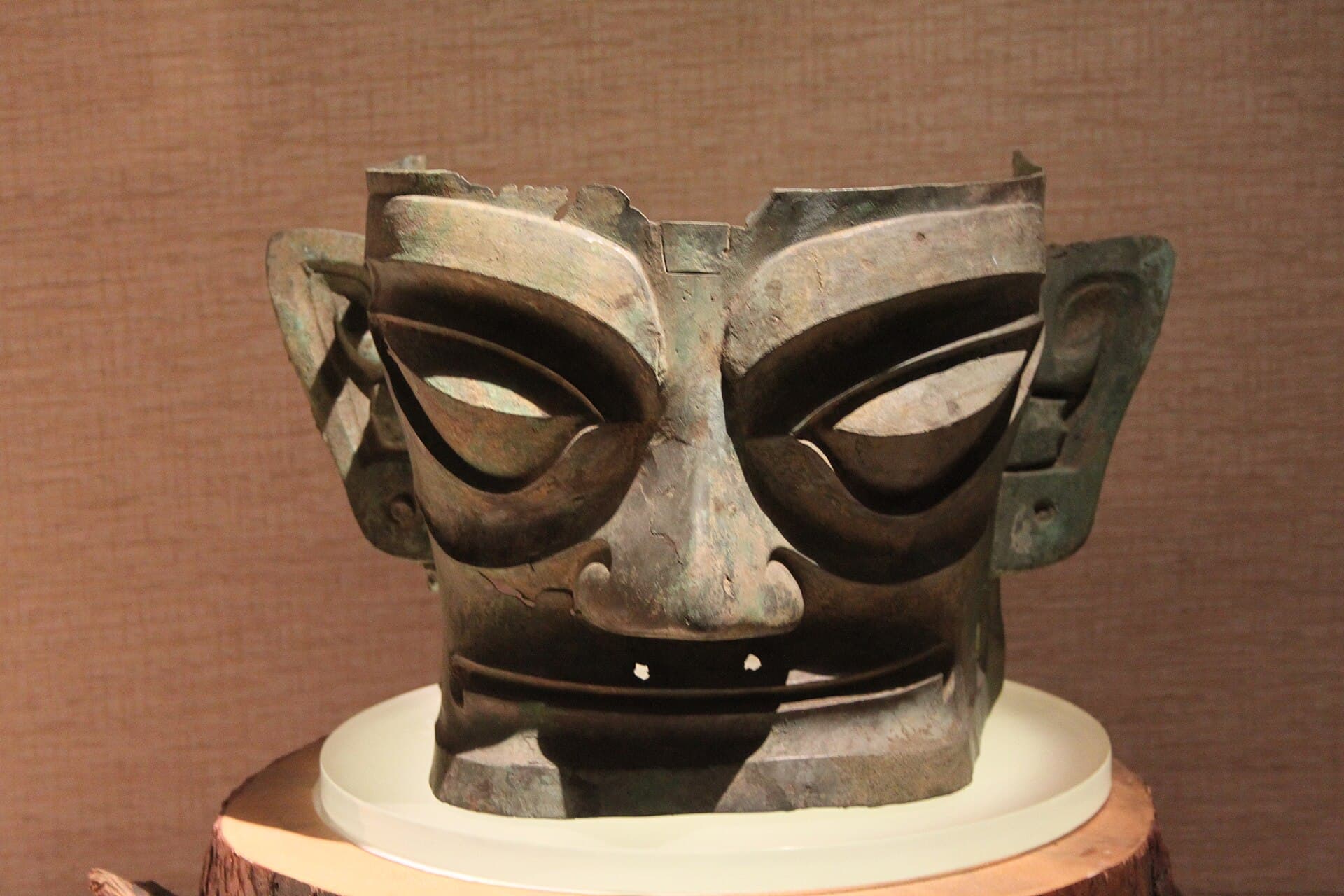 狂熱粉絲砸25萬人民幣,四個月手工還原三星堆金杖!